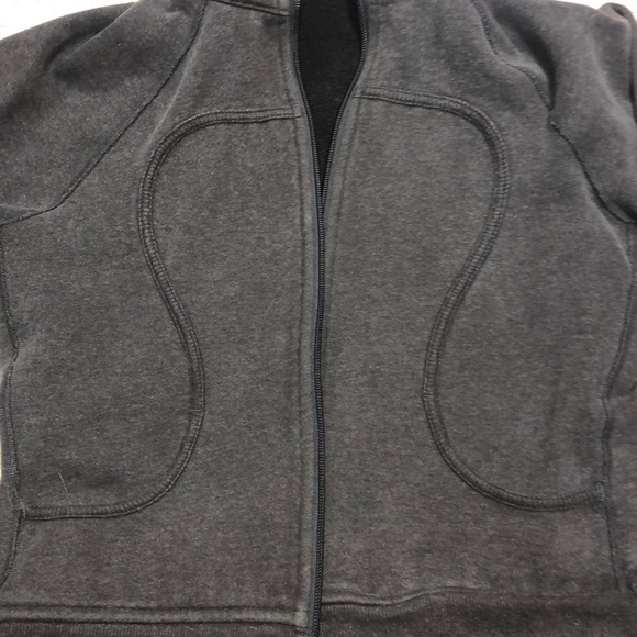 Lululemon sweater/jacket - Picture 4 of 6
